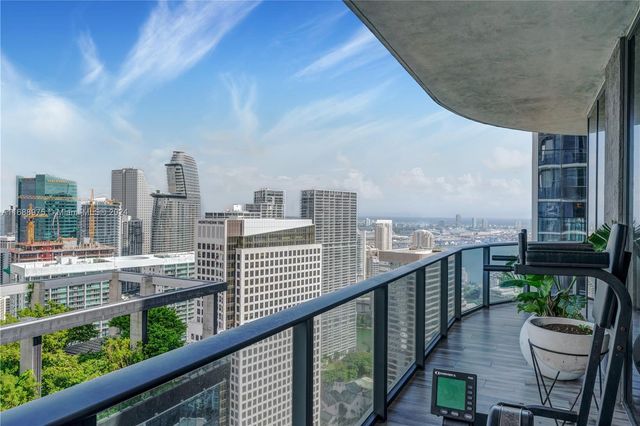 $2,499,000 | 801 South Miami Avenue, Unit 5105 | Brickell