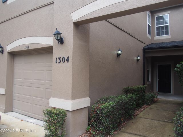 $289,000 | 12301 Kernan Forest Boulevard, Unit 1304 | Hammock Grove