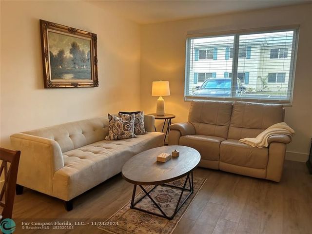 $136,900 | 6260 Northeast 18th Avenue, Unit 810 | Imperial Point