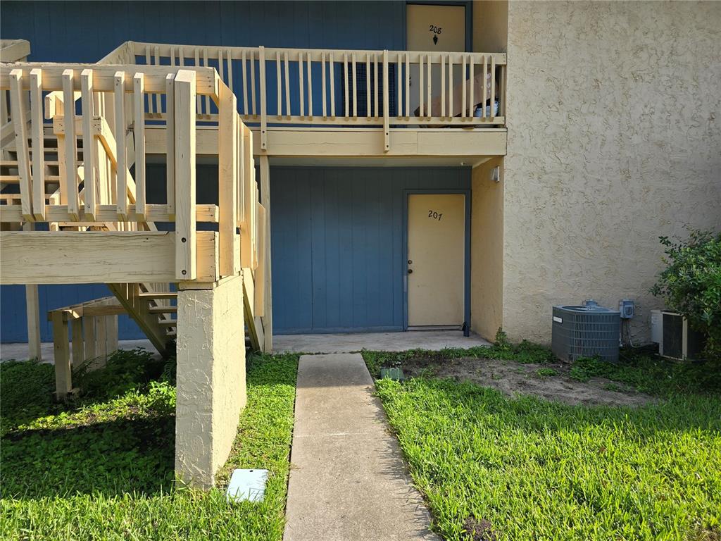 a view of an entrance of the house