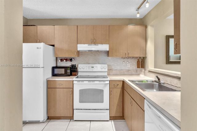 $180,000 | 2541 Northwest 56th Avenue, Unit 319 | Lauderhill