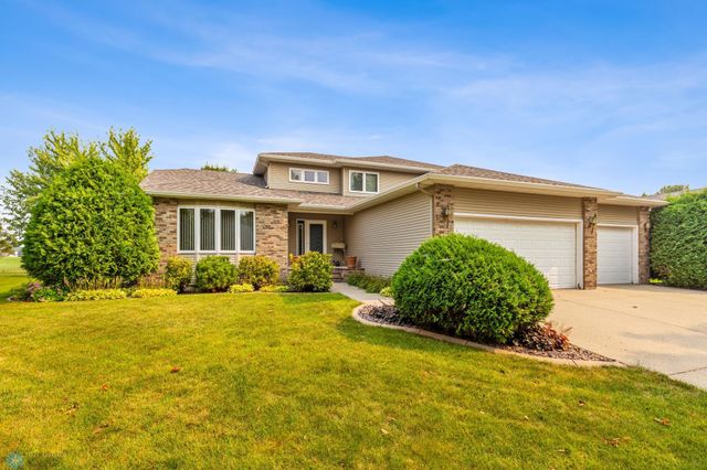 $499,900 | 3516 Westmoor Drive | Moorhead