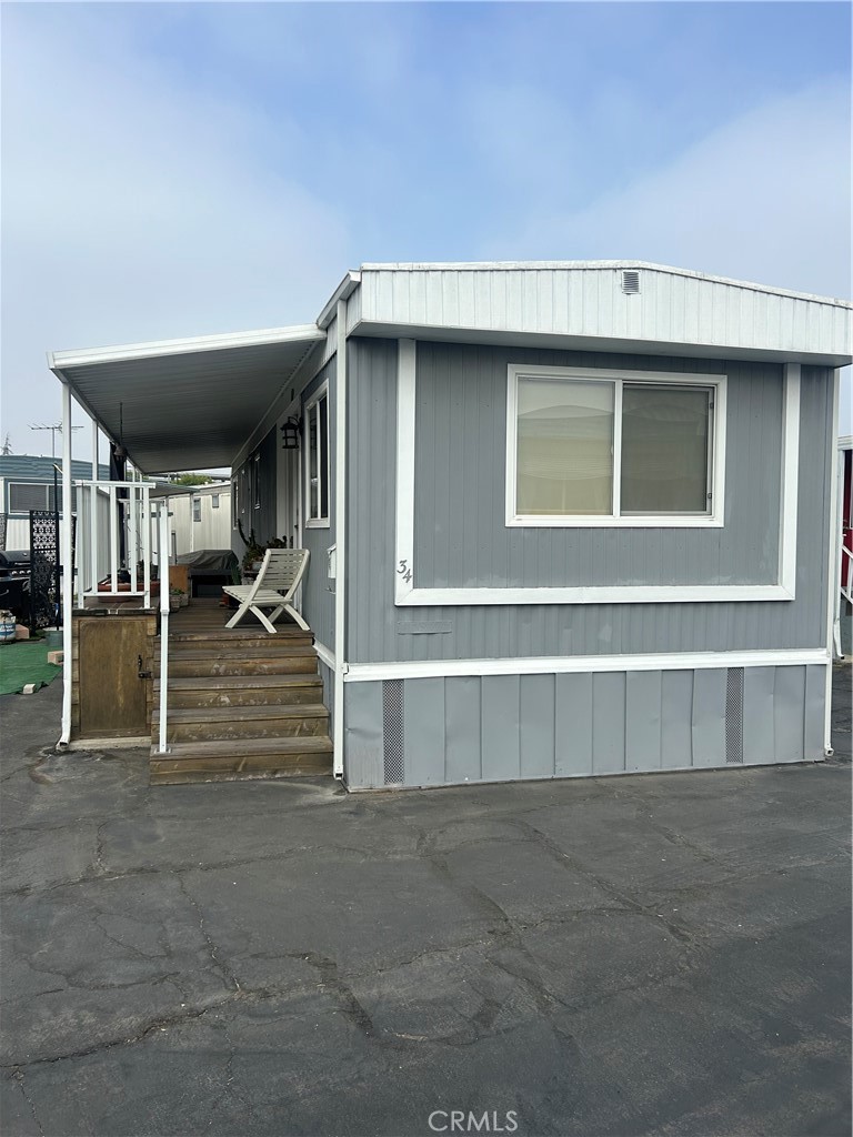 a view of a house with a garage