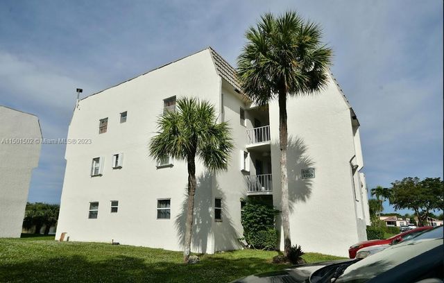 $125,000 | 8280 Sunrise Lakes Boulevard, Unit 103 | Sunrise Lakes