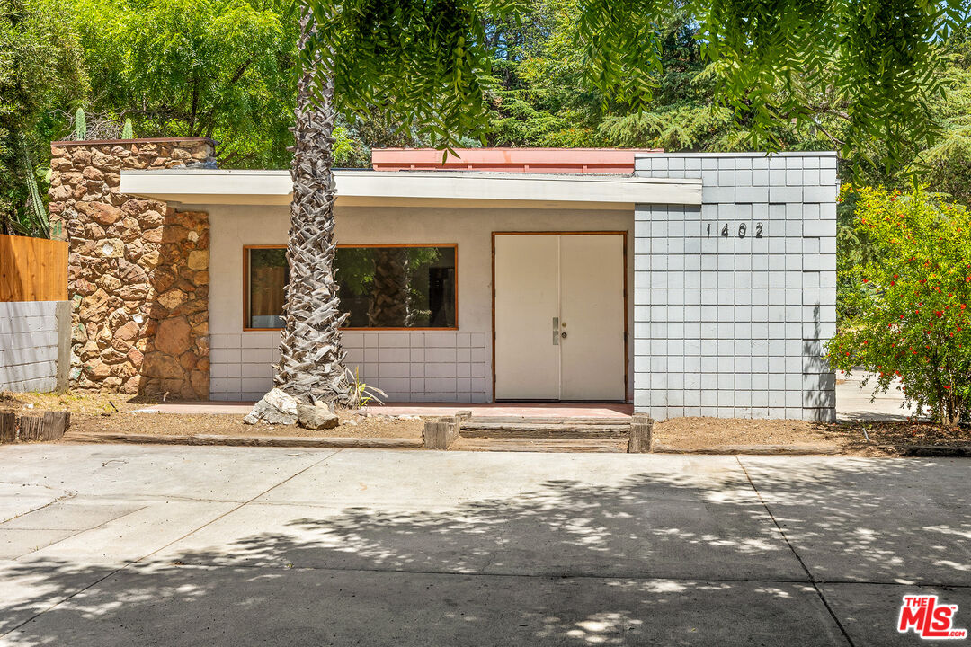 a view of a house with a garage