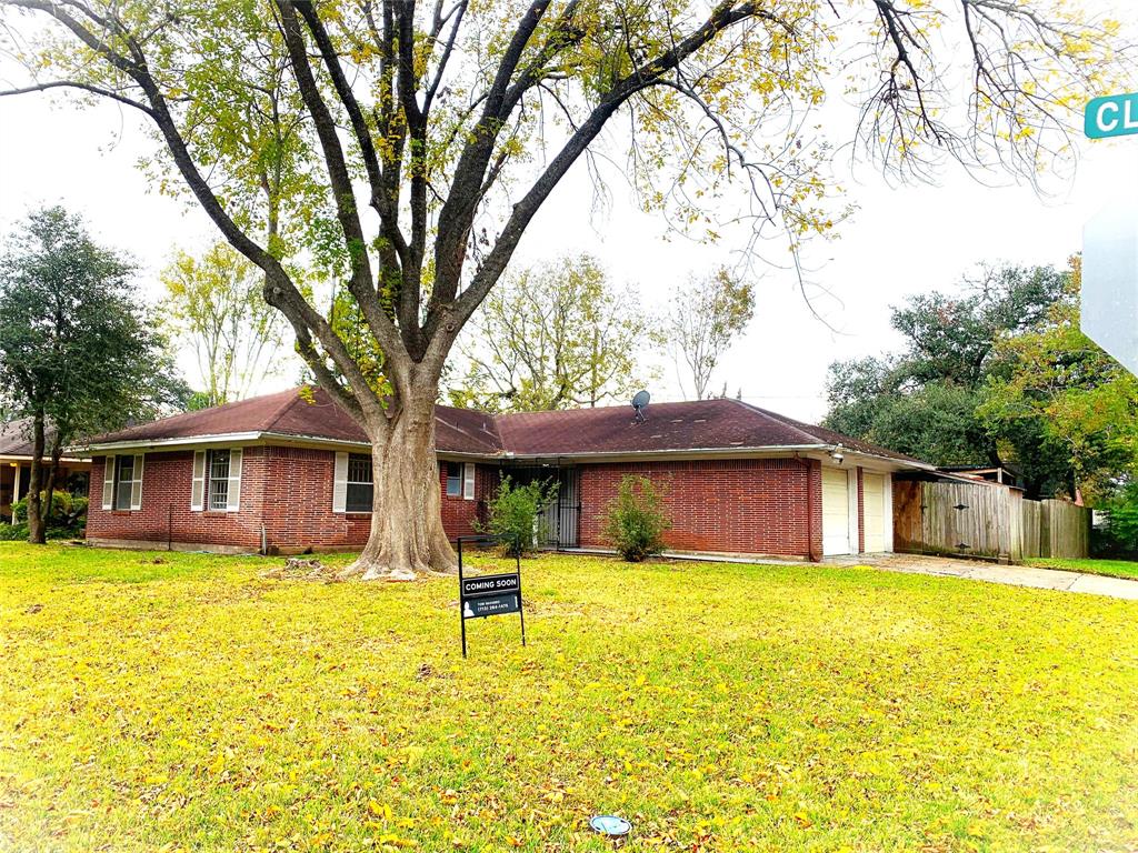 Charming home with great curb appeal, featuring a well-maintained front yard, inviting entryway, and resides on a large corner lot. Ideal for families or investors, this property offers a welcoming atmosphere with easy access to local amenities.