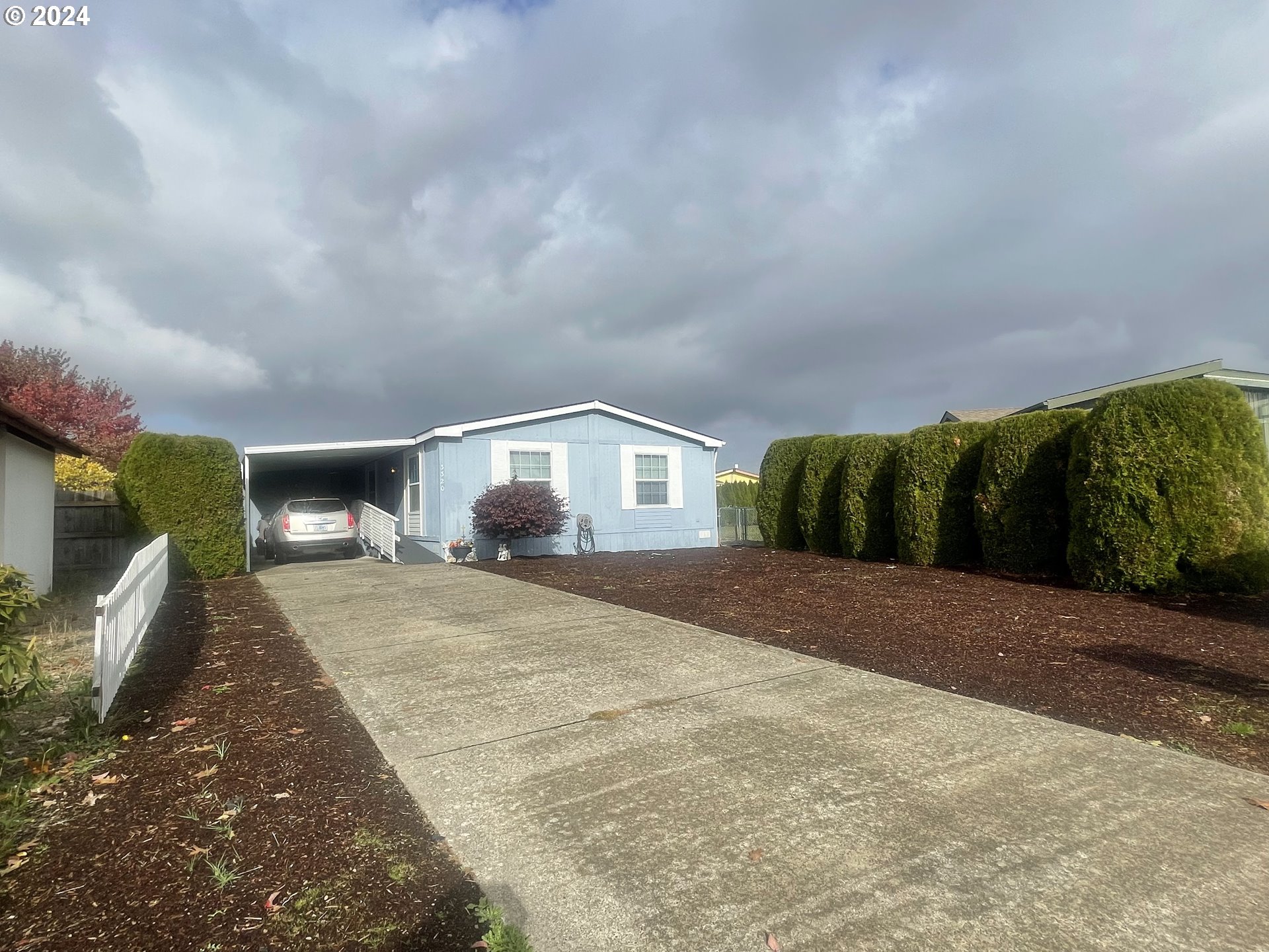 a house with yard and a outdoor space