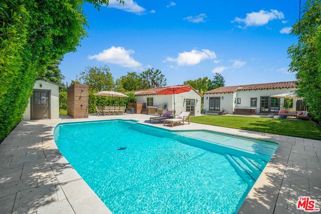 $1,785,000 | 11589 Hesby Street | Valley Village