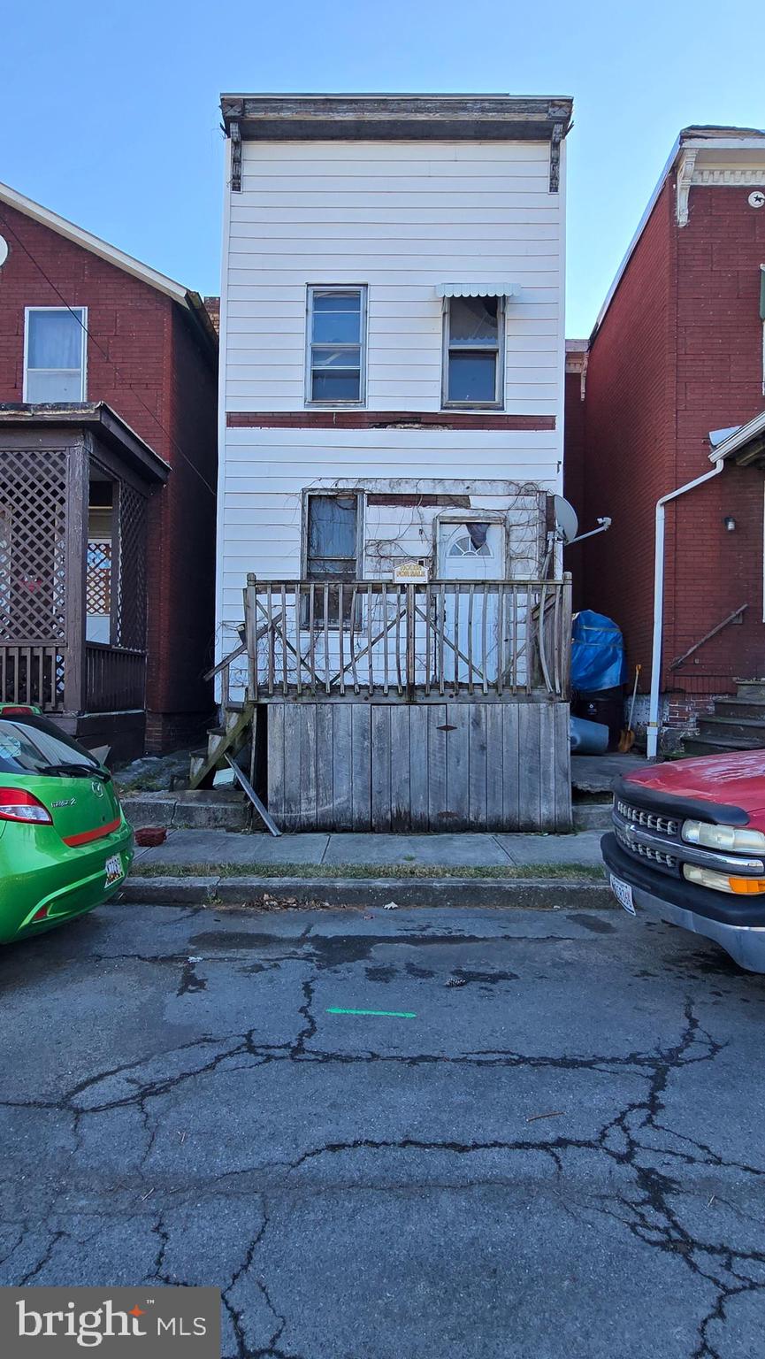 a view of front door of house