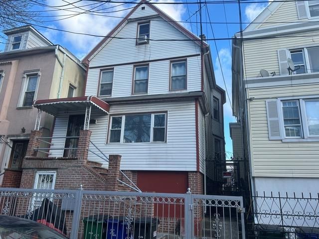 $1,189,000 | 1338 Thieriot Avenue | Bronx River