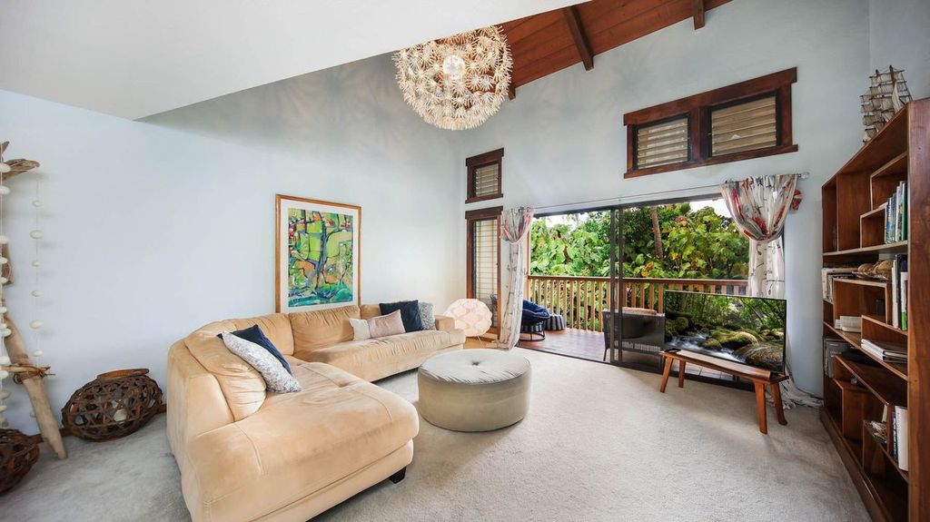 From the "Sandy sofa" to the tropical flora and fauna of Kauai this is a tropical retreat and treat for the eyes.