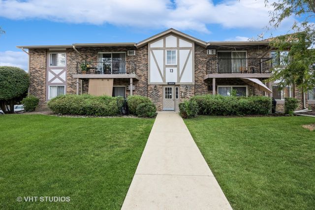 $179,900 | 9s070 Lake Drive, Unit 13208 | Downers Grove Township - DuPage County