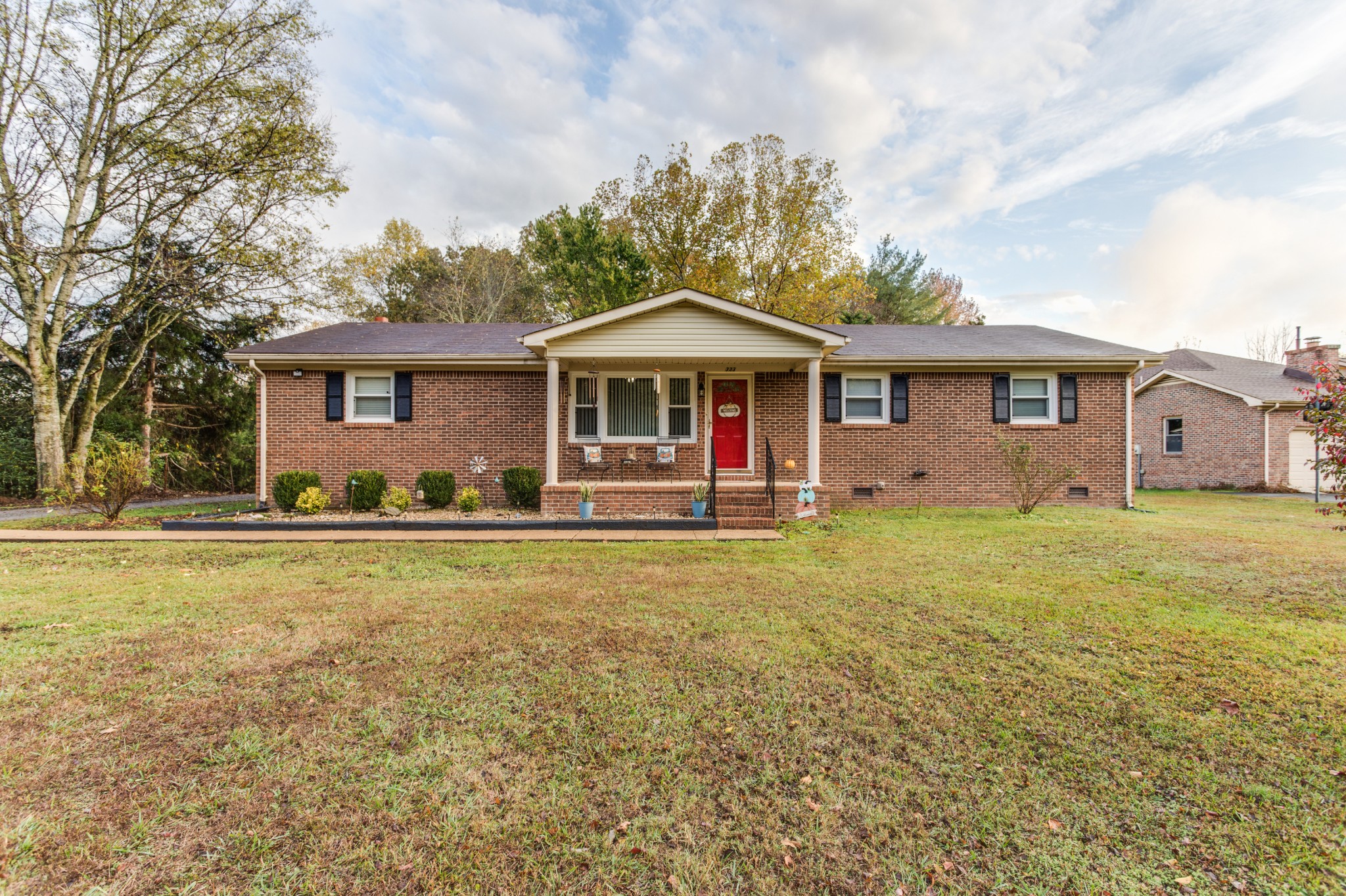 Charming 3 BR/1.5 brick home with shop in Normandy!