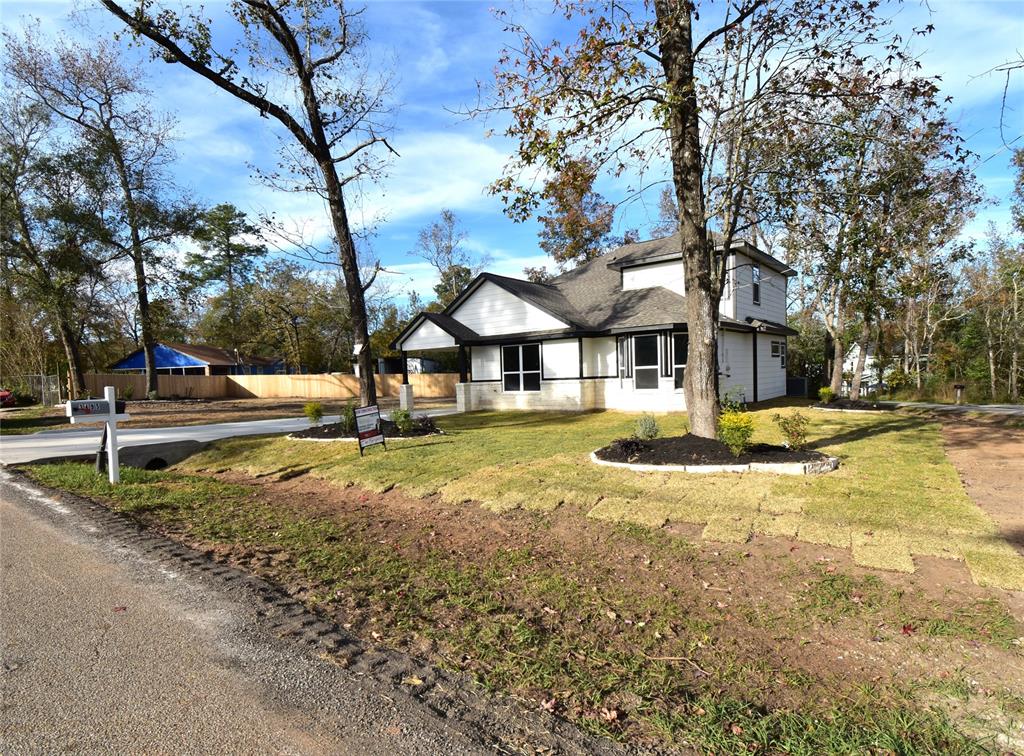 a view of yard with tree s