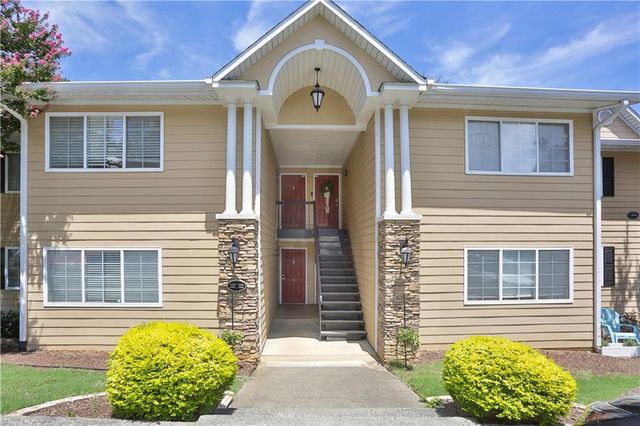 $318,000 | 1468 Briarwood Road Northeast, Unit 1101 | Carlyle Woods