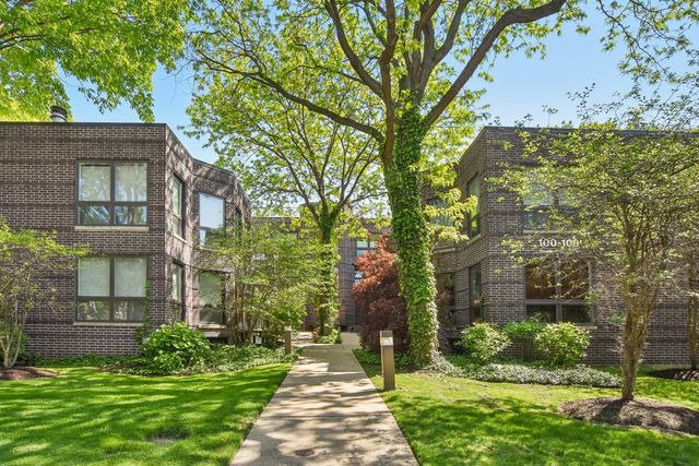 $569,000 | 106 South Boulevard, Unit W | Evanston