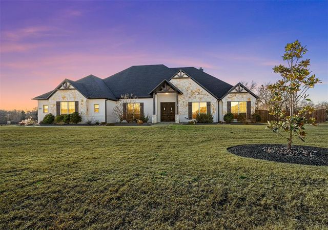 $860,000 | 2430 Fossil Creek Drive | Midlothian