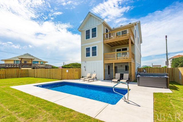 $1,179,000 | 107 Sanderlin Street | Kitty Hawk