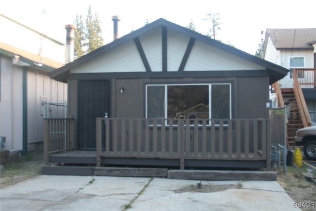 $1,200 | 1118 West Aeroplane Boulevard | Big Bear City