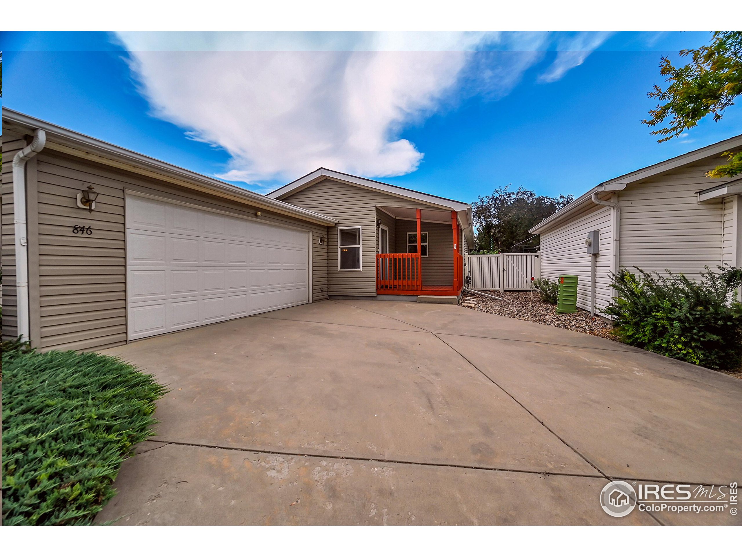 a view of a house with a garage