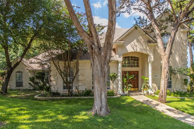 $549,000 | 1911 Pecan Ridge Court | Lake Ridge