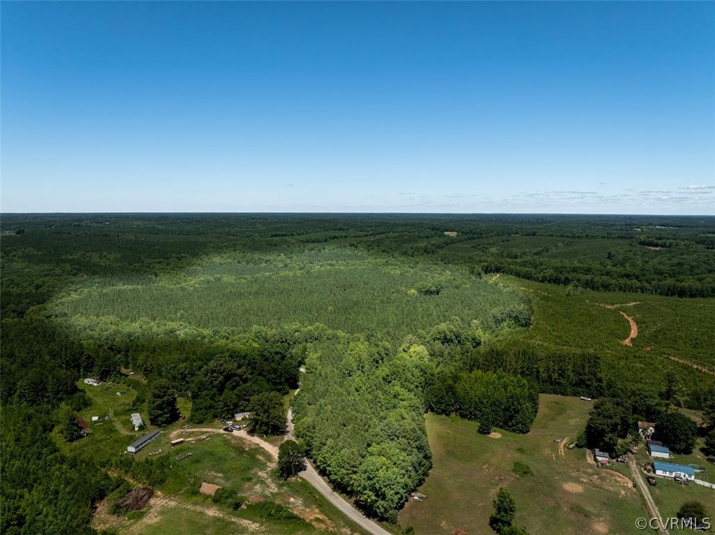 a view of a green field with lots of green space