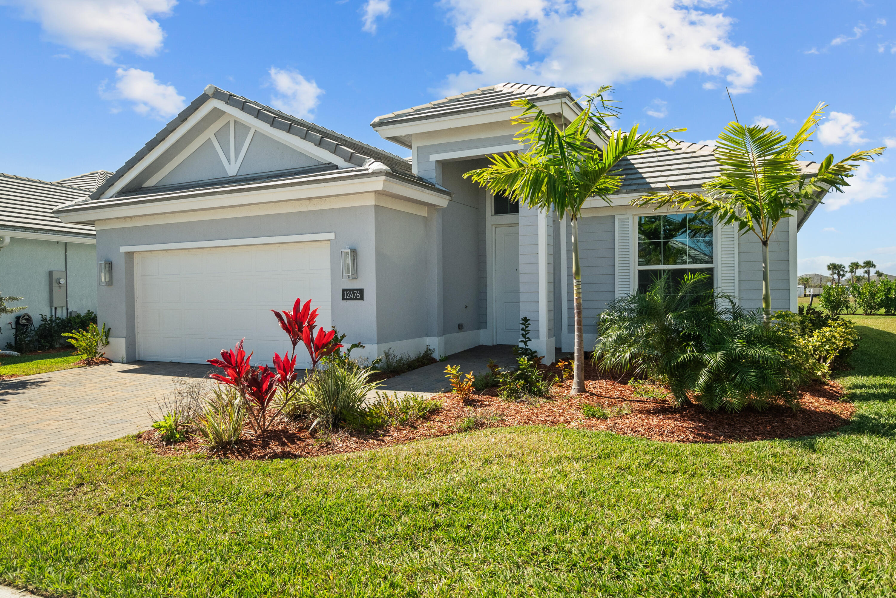 a front view of house with yard