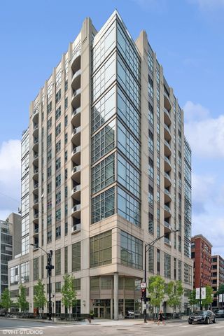 $715,000 | 150 West Superior Street, Unit 1004 | River North