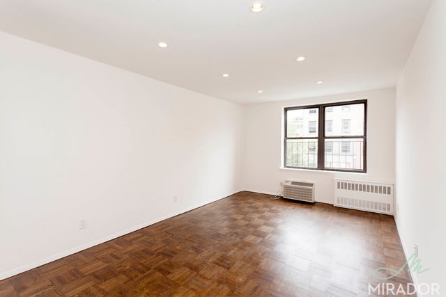 $3,300 | 255 West 14th Street, Unit 3B | Chelsea