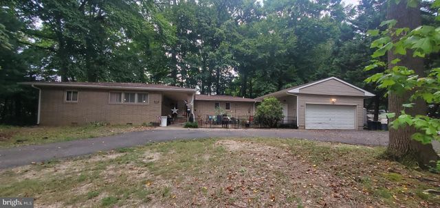 $329,900 | 15 Laurel Drive | Dover