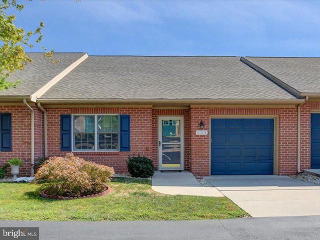 $230,000 | 303 Sunbrook Lane, Unit 90 | Hagerstown