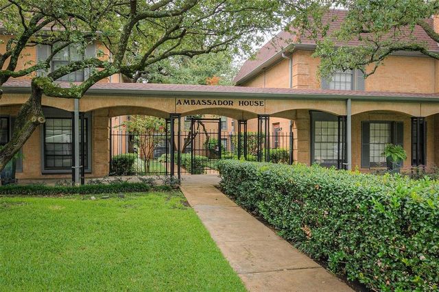 $1,950 | 7830 Meadow Park Drive, Unit 109 | North Dallas