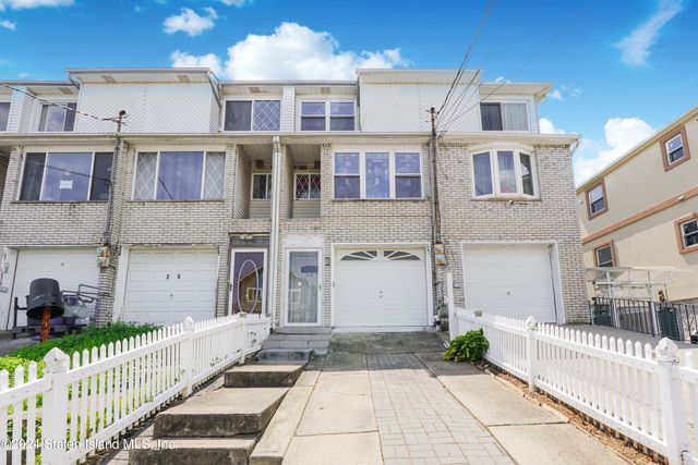 $588,000 | 24 Mapleton Avenue | Midland Beach