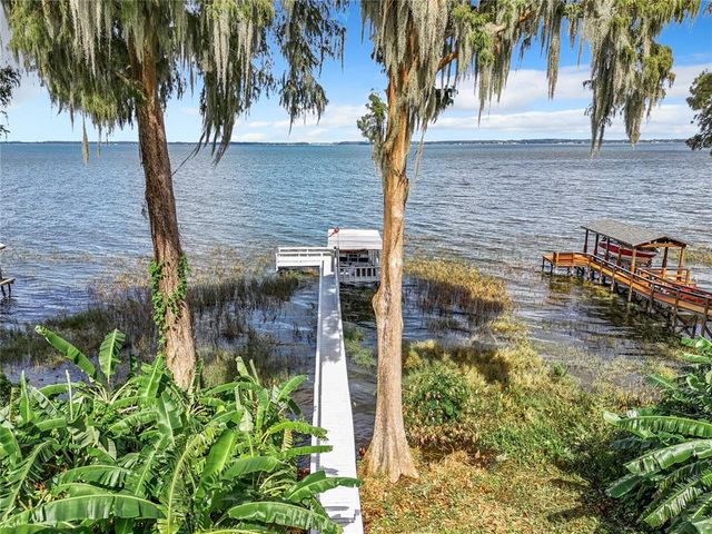 $839,900 | 1559 Lakeshore Drive | Eustis