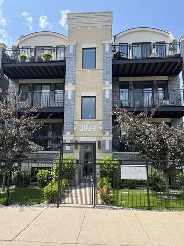 $2,900 | 3914 South King Drive, Unit 2S | Bronzeville