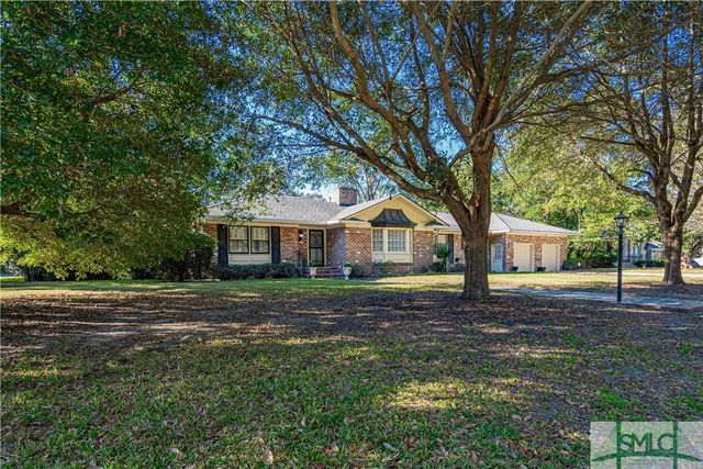 $599,999 | 1202 Brightwood Drive | Fairway Oaks