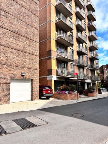 $3,000 | 116-11 Curzon Road, Unit 5B | Kew Gardens