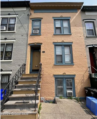 $1,000 | 181 Eagle Street, Unit 1 | Mansion Area