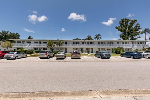 $2,500 | 11200 86th Avenue North, Unit 202 | Seminole