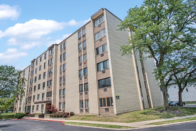 $175,000 | 9720 South Pulaski Road, Unit 201 | Oak Lawn