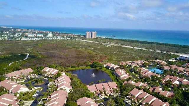 $575,000 | 302 Sea Oats Drive, Unit F | Juno Beach