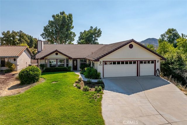 $699,000 | 4834 Pintail Avenue | Lake Nacimiento