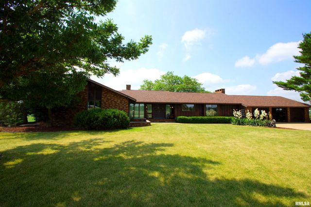 $425,000 | 12165 North 850th Avenue | Cambridge Township - Henry County