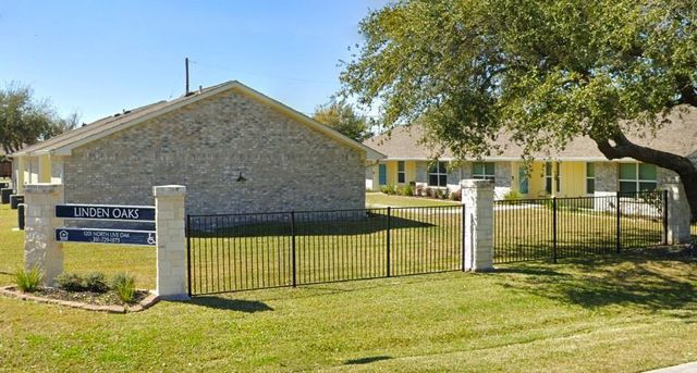 $630 | 1201 North Live Oak Street | Rockport