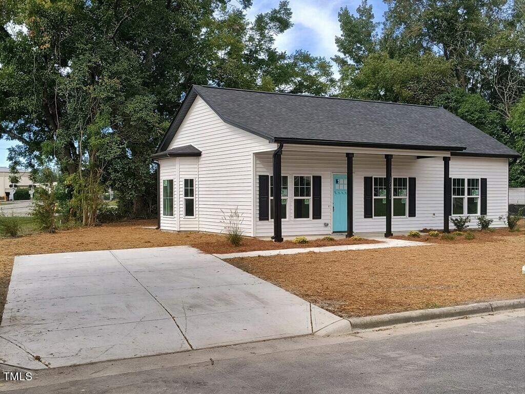 front view of house with a yard