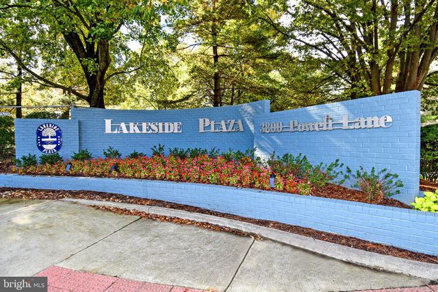 $3,000 | 3800 Powell Lane, Unit PH14 | Lakeside Plaza