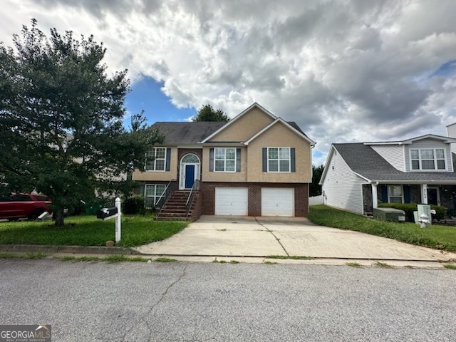 front view of house with a yard