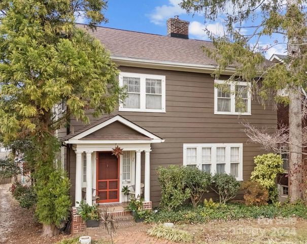 $775,000 | 7 Woodley Avenue | Norwood Park