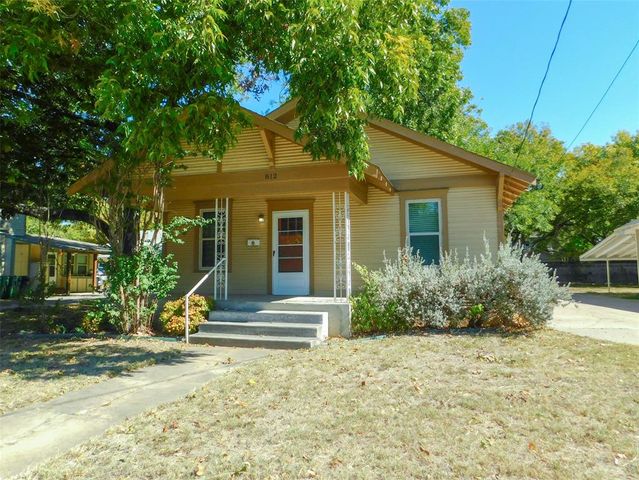 $1,600 | 812 North Elm Street | Denton