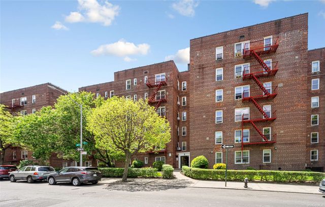 $349,000 | 39-50 52nd Street, Unit 1B | Woodside